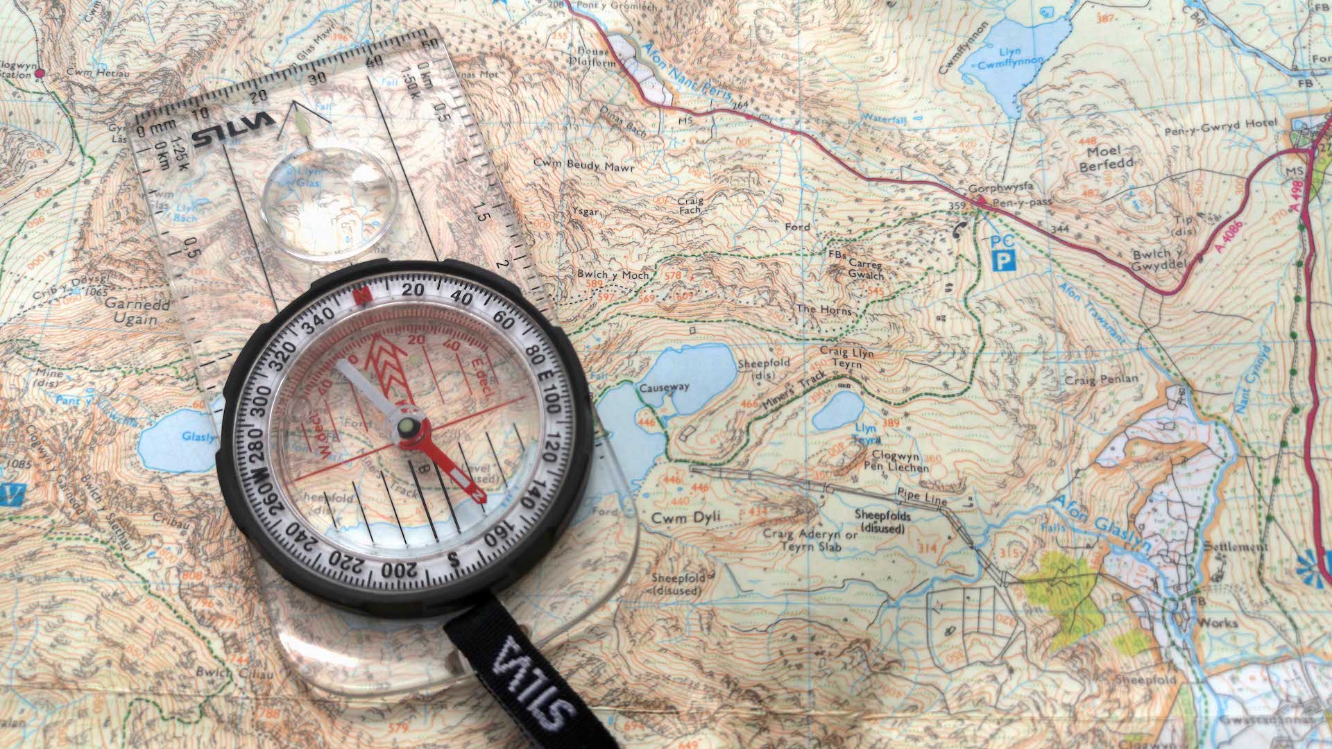 How to orientate your map to the ground - NG Mountaineering